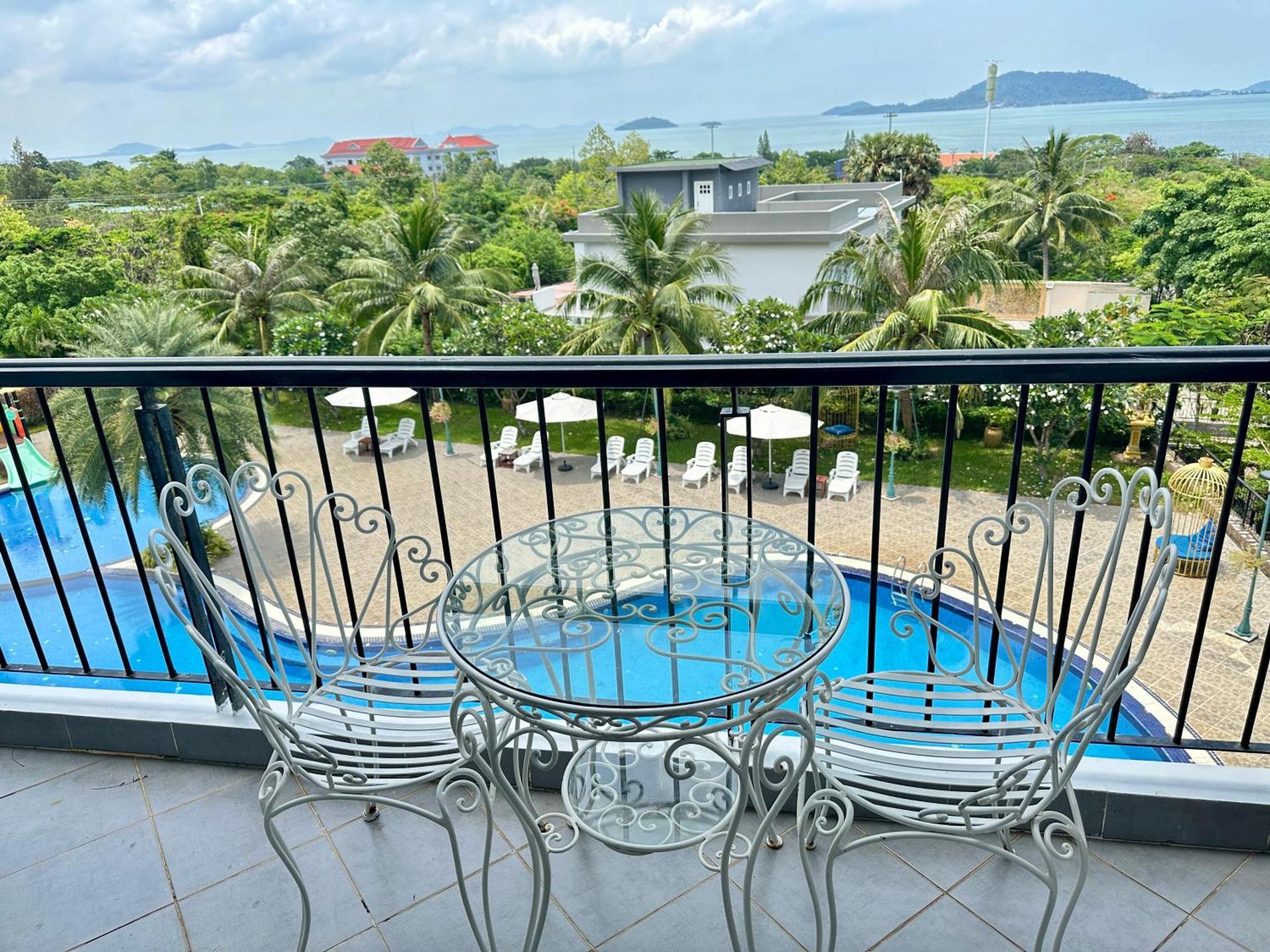 Kep Bay Hotel & Resort Экстерьер фото